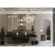 Badezimmer mit Waschtisch, Spiegeln, Beleuchtung und Badewanne für eine stilvolle Badezimmergestaltung