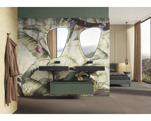Modernes Badezimmer mit zwei Waschbecken, Spiegeln und floraler Tapete.