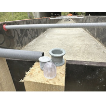 Drainageelemente und Rohre für den Teichbau