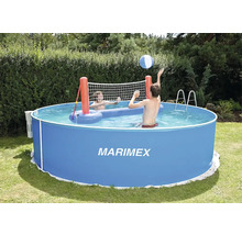 Marimex Pool mit spielenden Personen und Volleyballnetz