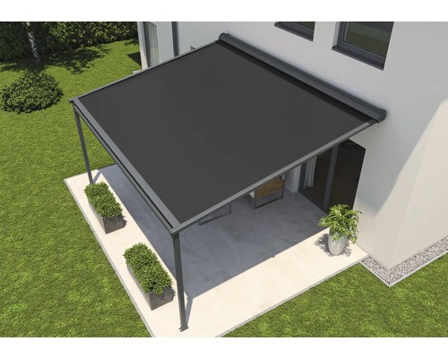 Terrasse mit schwarzer Pergola und Beschattungssystem