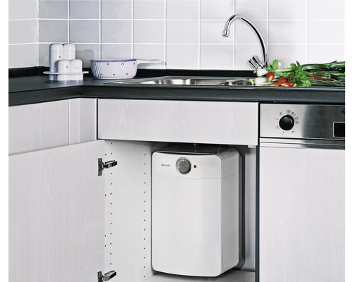 Küche mit Untertischgerät im Schrank