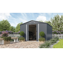 Garten mit Gerätehaus und Grill