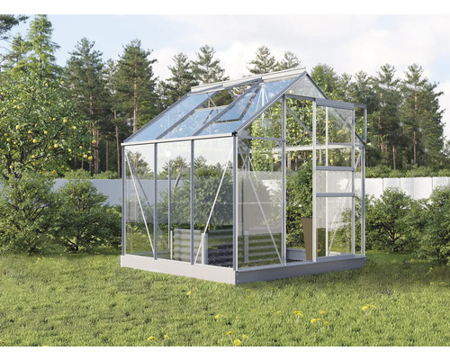 Gewächshaus Vitavia Venus 3800 Einscheibensicherheitsglas 3 mm 195x195 cm Aluminium Gewächshaus mit Aluminiumrahmen und Glas auf einer Rasenfläche.