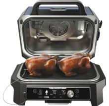 Ninja Pro Connect Grill mit zwei Hähnchen