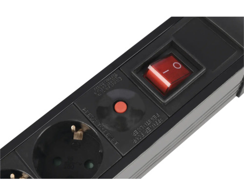 Steckdosenleiste mit Schalter und Reset Knopf