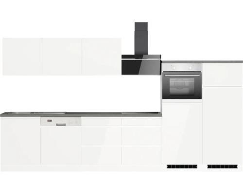 Küchenzeile mit Spüle, Geschirrspüler, Herd und Dunstabzugshaube