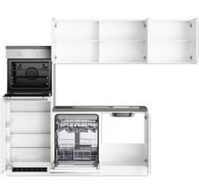 Küchenzeile mit Backofen, Kühlschrank, Geschirrspüler, Spüle und Hängeschränken