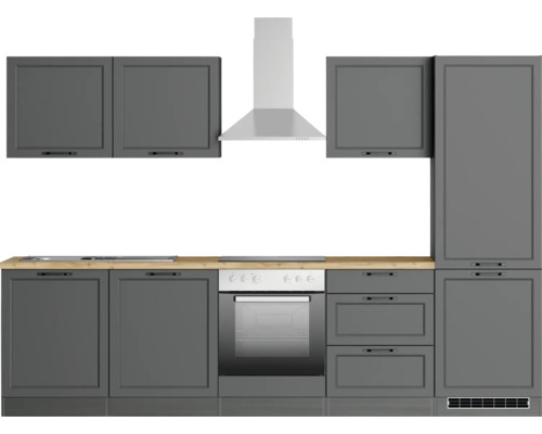 Küchenzeile mit Hängeschränken, Dunstabzugshaube, Herd und Spüle