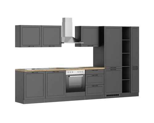 Graue Küchenzeile mit Dunstabzugshaube, Arbeitsplatte und Schränken.