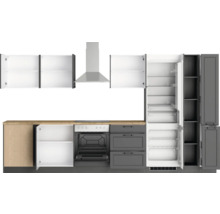 Küchenzeile mit Hängeschränken, Dunstabzugshaube, Herd, Backofen, Schubladen und Kühlschrank