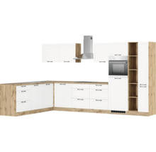 Moderne Küche mit weißen Fronten und Holzakzenten, inklusive Dunstabzugshaube und Einbaubackofen für ein stilvolles Küchendesign.