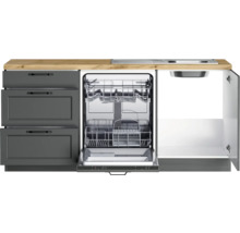 Küchenzeile mit Spüle, Spülmaschine und Schränken in dunkler Farbe mit hellbrauner Arbeitsplatte