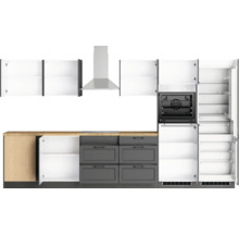 Komplette Küchenzeile mit Schränken, Dunstabzugshaube, Backofen und Kühlschrank