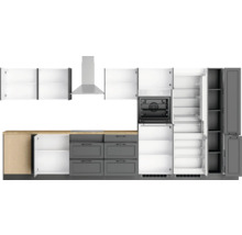 Komplette Küchenzeile mit Oberschränken, Dunstabzugshaube, Arbeitsplatte, Spüle, Schubladen, Backofen und Kühlschrank