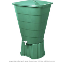 Regentonne mit Deckel und Wasserhahn auf einem Unterstand