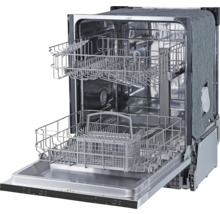 Geöffneter Geschirrspüler mit zwei Geschirrkörben