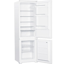 Geöffneter Kühlschrank mit Gefrierfach und Glasablagen