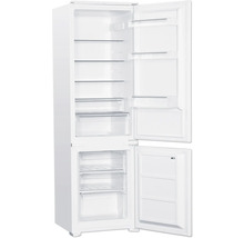 Geöffneter Kühlschrank mit Gefrierfach und Glasablagen