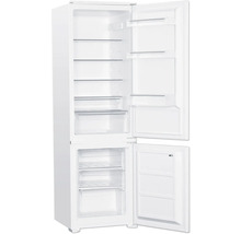 Offener, weißer Kühlschrank mit Gefrierfach und Glasablagen