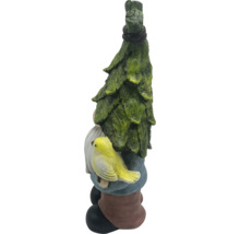 Gartenzwerg mit Vogel und Baumhut