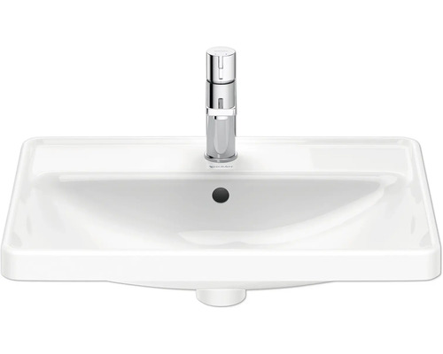 Waschtisch aus Sanitärkeramik mit Armatur