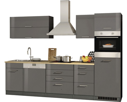 Komplette graue Küche mit Spüle, Geschirrspüler, Herd, Dunstabzugshaube, Hängeschränken und Backofen