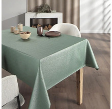 Esstisch mit grüner Tischdecke im Wohnzimmer