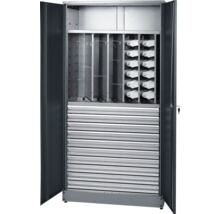 Geöffneter Werkzeugschrank mit Regalböden, Schubladen und Hängevorrichtungen zur Werkzeugaufbewahrung