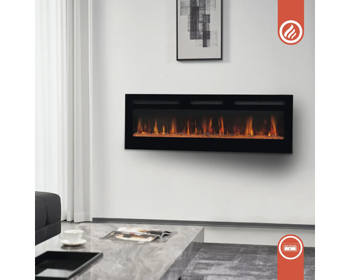 Wohnzimmer mit einem elektrischen Kamin an der Wand, der eine Feuerillusion erzeugt