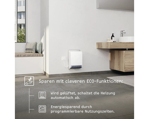 Szene eines Badezimmers mit einem an der Wand montierten Heizlüfter