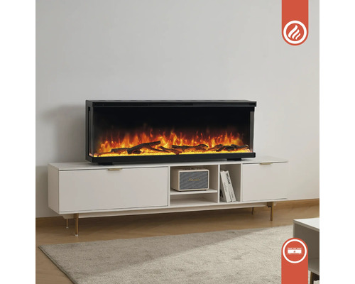 Elektrischer Kamin auf einem weißen Schrank mit Holzdekor