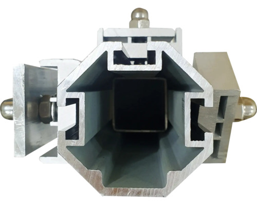 Aluminiumprofil mit Befestigungselementen für Solaranlagen