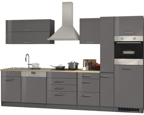 Graue Küchenzeile mit Spüle, Herd, Dunstabzugshaube und Backofen