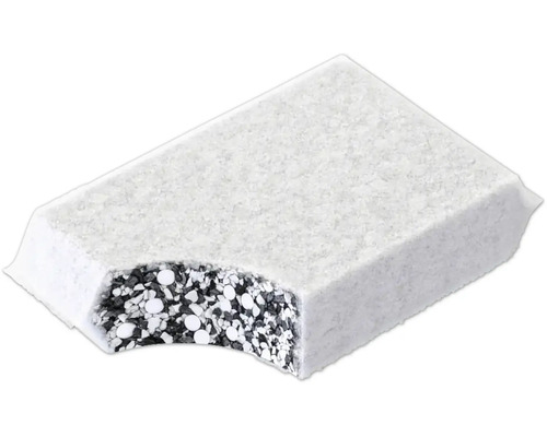 Dämmplatte aus Polystyrol mit einer Aussparung zur Darstellung des Materials