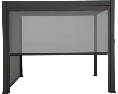 Freistehende Terrassenüberdachung mit Sichtschutzrollo