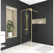 Modernes Badezimmer mit begehbarer Dusche, schwarzen Fischgrätenfliesen und weißen Marmorbodenfliesen.