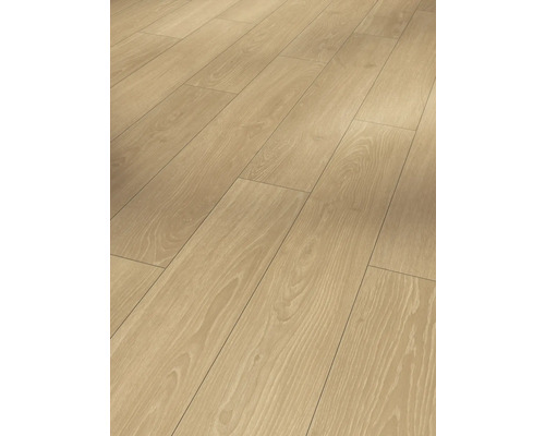 Helle Laminatboden-Ansicht