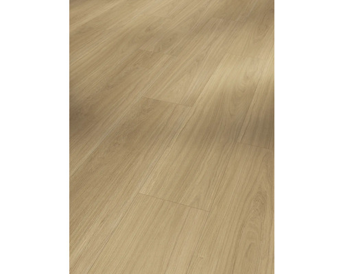 Verlegter Laminatboden in Holzoptik