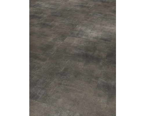 Nahaufnahme von Vinylbodenfliesen mit Betonoptik