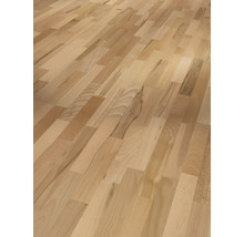 Heller Parkettboden aus Holz.