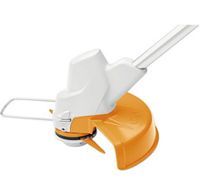 Detailaufnahme eines Rasentrimmers mit Schutzvorrichtung.