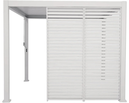 Weiße Pergola mit Lamellenwand für den Garten