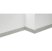 Raumecke mit montierter Fußleiste