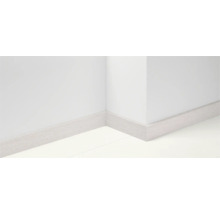 Sockelleiste aus Holz in einer Raumecke