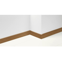 Sockelleiste aus Holz im Innenraum