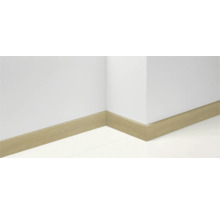 Sockelleiste aus Holz an einer Wand