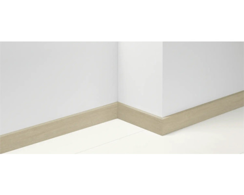 Sockelleiste aus Holz in einem Raum