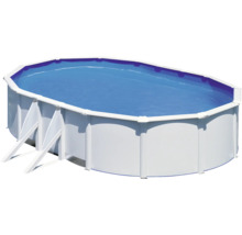 Aufstellpool mit Leiter gefüllt mit Wasser
