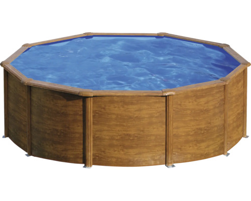 Achtförmiges Schwimmbecken mit Holzverkleidung und blauem Wasser